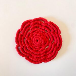 🌹 Posavasos de rosa en macramé